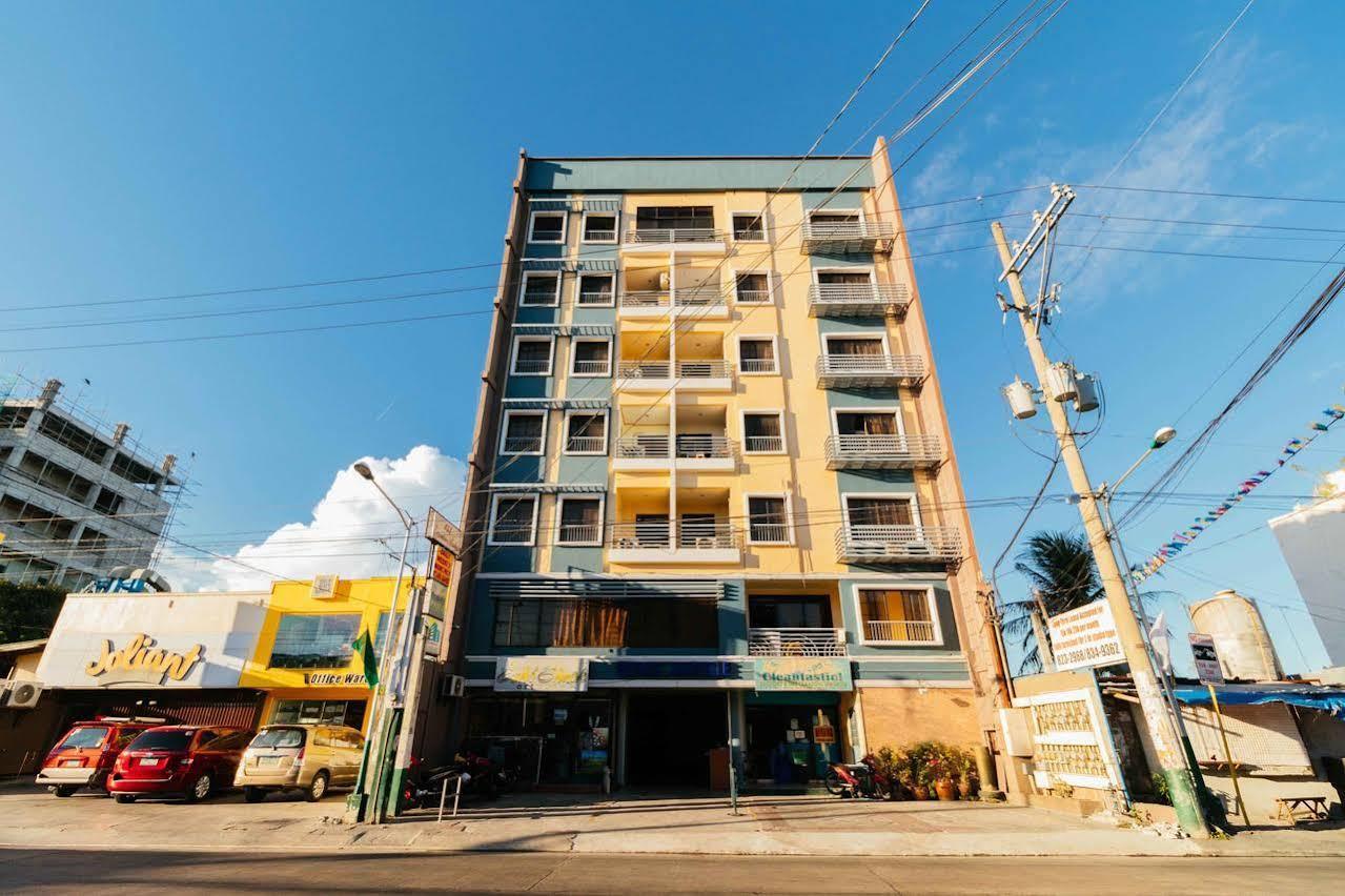 레드도어즈 플러스 @ 베터 리빙 파라나케 호텔 Paranaque City 외부 사진