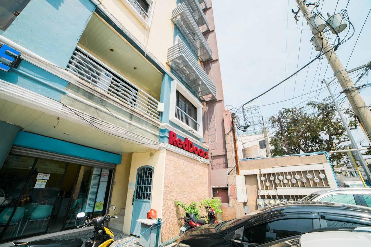 레드도어즈 플러스 @ 베터 리빙 파라나케 호텔 Paranaque City 외부 사진